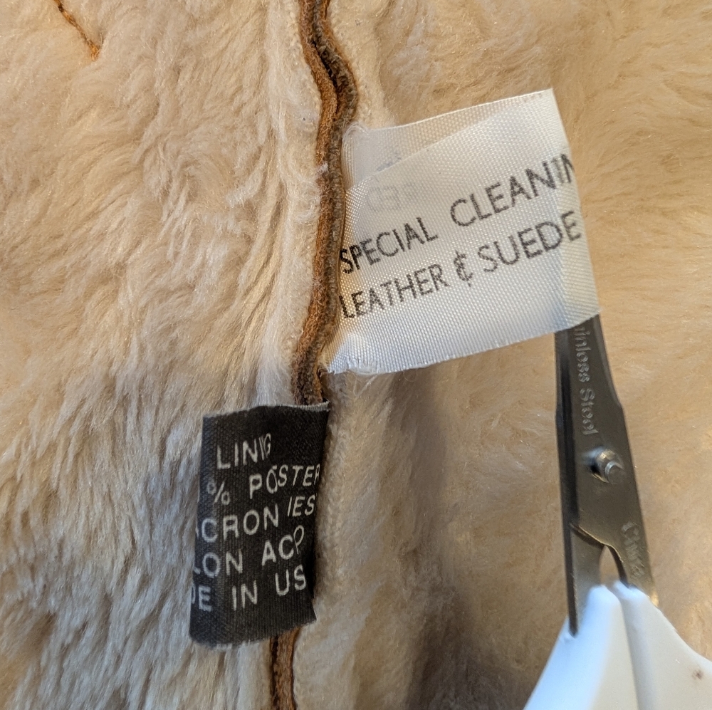VTG Leatherscapade suede belted, snap up jacket W  pile furry interior. Small - Picture 16 of 16
